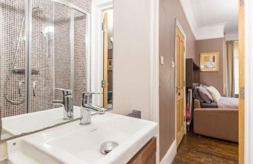 Modern Private Studio Room - Foto 4