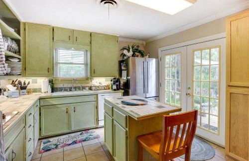 Lovely Bryan Home with Deck - 4 Mi to Kyle Field! - Foto 9