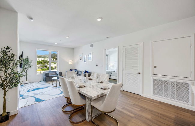 Luxury 3BR Hollywood Sign View by Oneluxstay - Photo 9