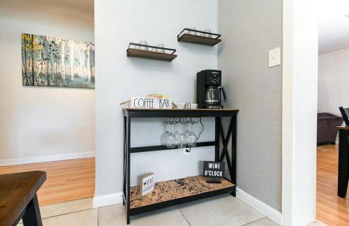 Farmhouse and Charming Place - Photo 34