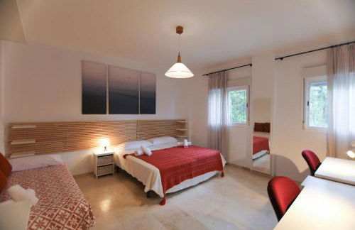 RentalSevilla Brisa del Aljarafe con piscina climatizada a 15 minutos de Sevilla - Foto 17