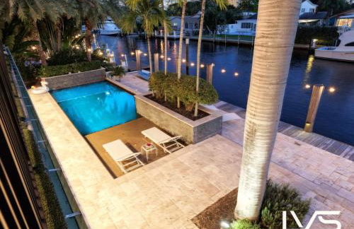 New Royal 80ft Waterfront Wlk2Beach HotPool Spa KitchenBBQ - Foto 17