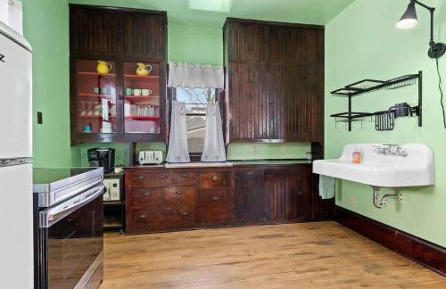 Downtown Gillett Bungalow, Fireplace, 3B, Historic - Foto 34