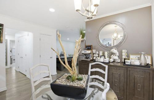 Stylish Hot Tub Retreat with Ping Pong home - Foto 42