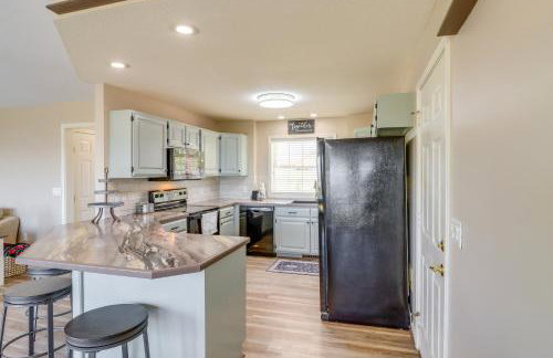 Charming Edgemont Home with Deck and Lake Views! - Foto 10