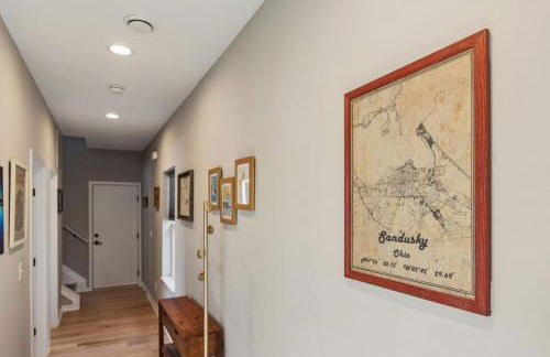 Family Fun Near Cedar Point - Rooftop Lake Views - Photo 32