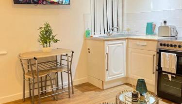 CityNights Studios with Free Parking - Foto 1