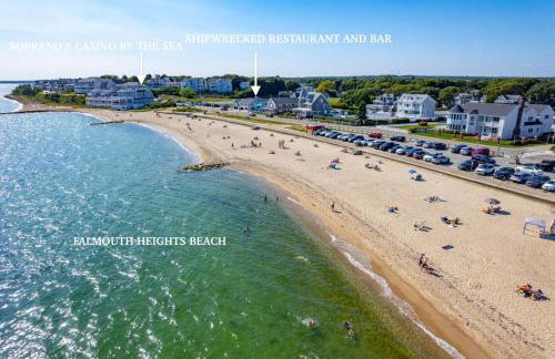 656 W Falmouth Hwy, Falmouth - Foto 1