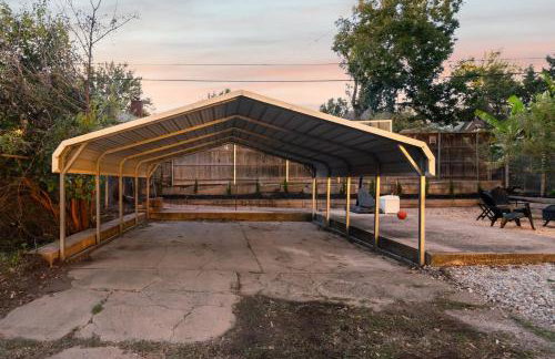 Hottub, Pool Table, Basketball, Firepit, Sleeps 8 - Photo 65