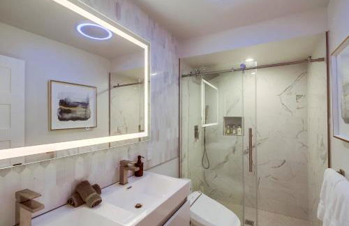 Lux Escape 3 • Views 2 Hot Tubs Games Mini Golf - Photo 49