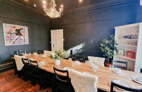 Ashton Mansion, Sleeps 20, Free Parking - Foto 2