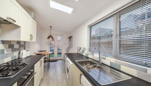 Central Filey Family Cottage for Groups with Super King Bedroom and Bunk Room - Foto 2