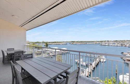 St Thomas - Waterfront Penthouse sleeps 16 w Pool & Boat Dock - Foto 2