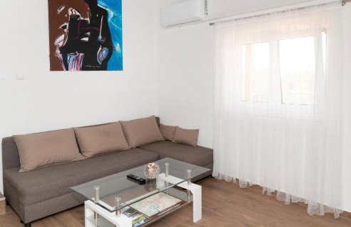 5 Bedroom Amazing Home In Bogatic - Foto 13