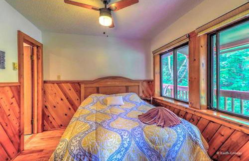 Cozy and Secluded Cabin with a Fireplace in the Poconos Mountains of Pennsylvania - Foto 6