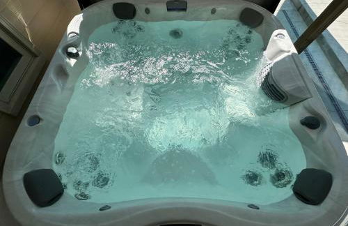 World Cup Ready - Spacious 5-Bedroom Home with Pool, Hot Tub, and Outdoor TV - Foto 41