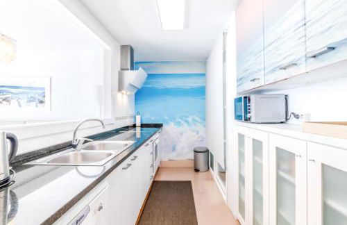 Frente a mar salida directa playa solo 30M agua - Foto 29