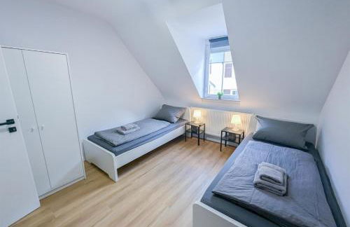 ALFA Stuttgart 3 Zimmer 6 Betten Apartment Wasen MercedesBenz MHP Arena l Bad I Küche l WIFI & SmartTV l 3BR & 6 Beds l Bathroom l Kitchen - Foto 14