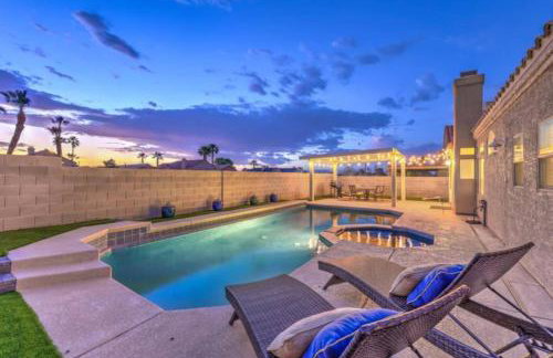 Creekwater | Pebbletech Pool & Spa 10 Min to Strip - Photo 1