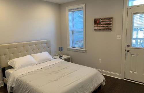 Beautiful Canton Home w/rooftop deck +Private parking - Foto 5