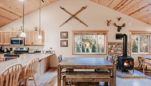 Glacier Springs Cabin 65 - Hot Tub - Wi-Fi - Foto 5