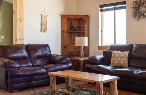 Country Bear Cabin at Bear Lake - Photo 3