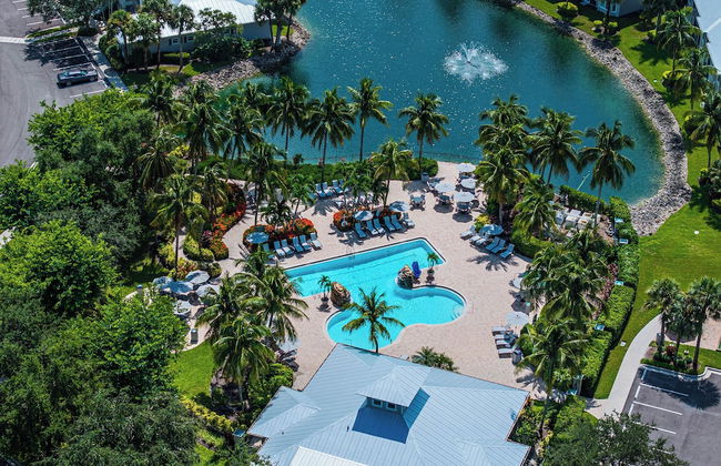 Asiago Vacation Rental at Lely Resort. Newly Furnished 2-Bedroom Condo with Stunning Lake & Golf Views. Spacious Retreat with Private Lanai, Resort Pool, Hot Tub and Gym Access - Foto 42