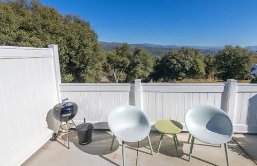 Creature Comforts Suite-Private Hot Tub-Sleeps 2 - Foto 8