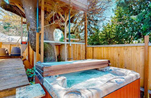 Treehouse Cottage - Photo 2