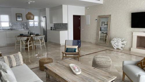 Luxury Penthouse Casa de Paraiso, sea view, pools, golf - Photo 4