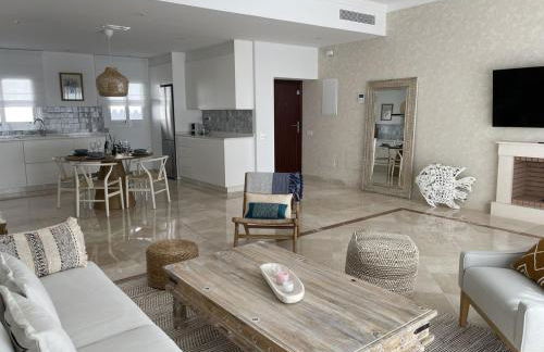 Luxury Penthouse Casa de Paraiso, sea view, pools, golf - Photo 4