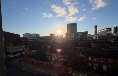 Central Liverpool 2-Bed Balcony Apartment by StaySavvy Accommodation - Photo 7