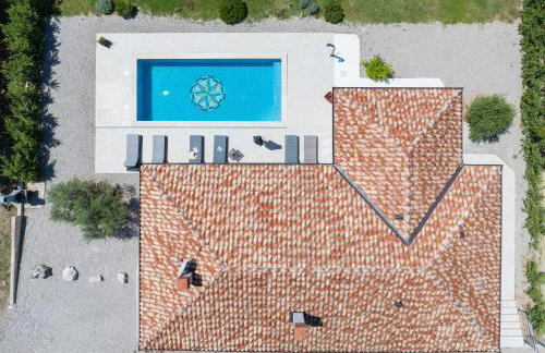 Villa Tomicich for 6 people with private pool & sea view - only 3 km from beach - Foto 7