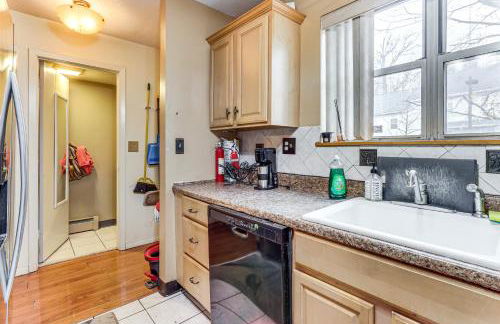 3 Mi to Dtwn New Haven Colorful Condo with Yard! - Foto 8