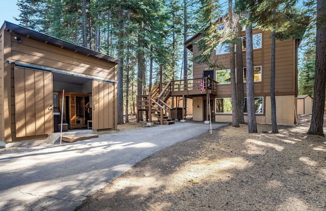 Hot Tub, Sauna, Game Room Modern 5bdr Family Cabin Homewood by Avantstay - Foto 44