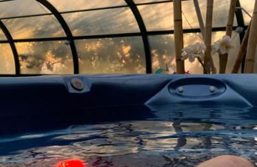 Villa con Jacuzzi exterior y Piscina cubiertos - Foto 2