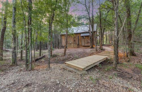 Cabin on Seven Acres with a Pond - Foto 8