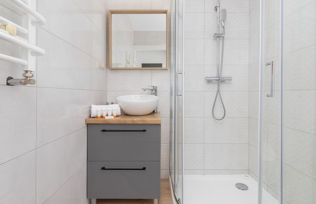 Bright Apartment in Debki by Renters - Photo 23