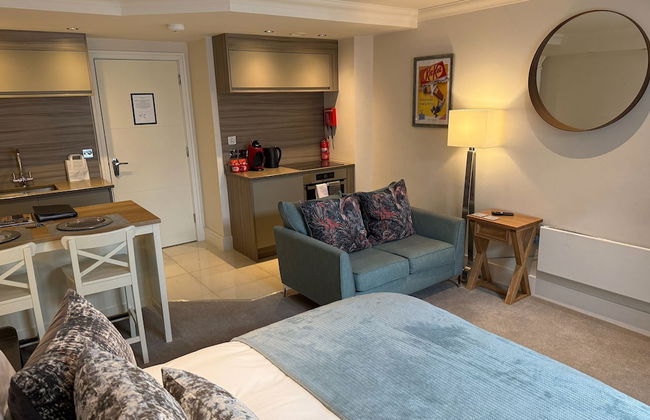 Chocolets - The Kitkat Suite - Photo 46