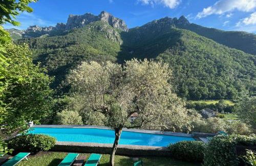 1 Bed Cottage Sleeps 4 Private Garden - Pool - Photo 13