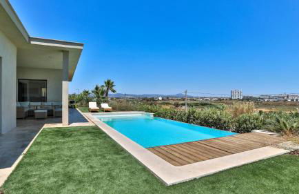 Brand New Waterfront Villa with pool - Foto 3
