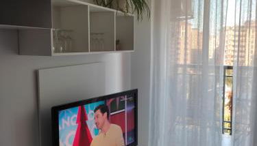 Apartamento cerca del centro con parking gratuito - Photo 2