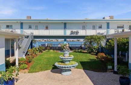 107-Waterfront-Walk to beach-Lovely - Foto 78