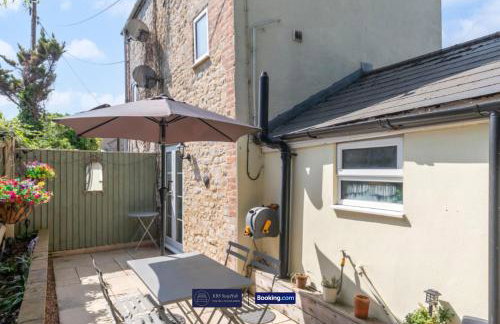 Charming 2-BR Cottage in Stonehouse with Courtyard Garden and Log Fire - Foto 26