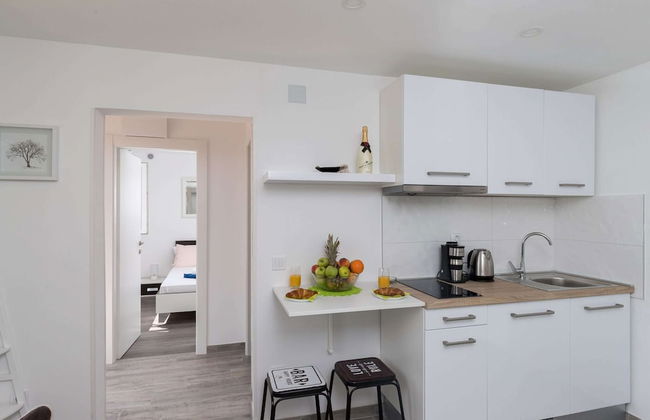 Apartment Semi - One Bedroom Apartment With Terrace and Sea View - Photo 8