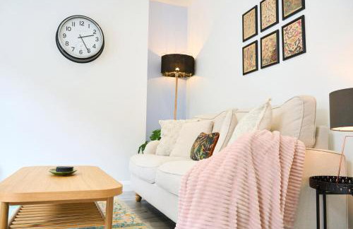 Hebden Bridge Haven - Stylish, Cosy, Canal Side, Pet Friendly - Photo 5