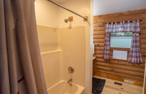 Fir River Cabin - Photo 16