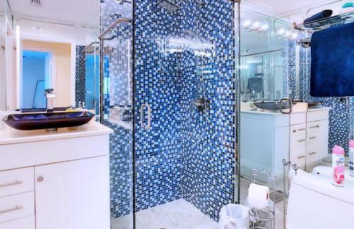 On The Water! Sleeps 12! 2 King Masters, Golf, Fishing, Bbq, Pool, Spa, Pvt Yard - Foto 24