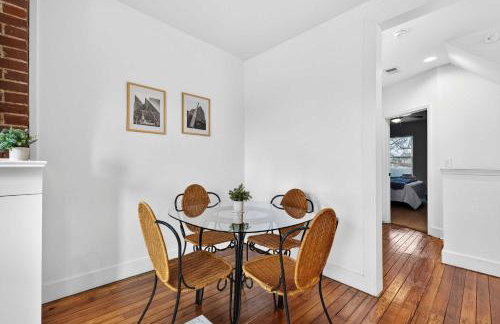 Charming 2nd-Floor Flat 3BR 2BA Free Parking - Foto 12