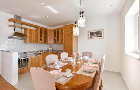 4 Bedroom Gorgeous Home In Hrvace - Foto 5